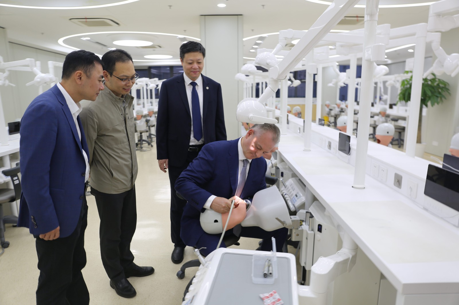 图片4.jpg 图片4.jpg